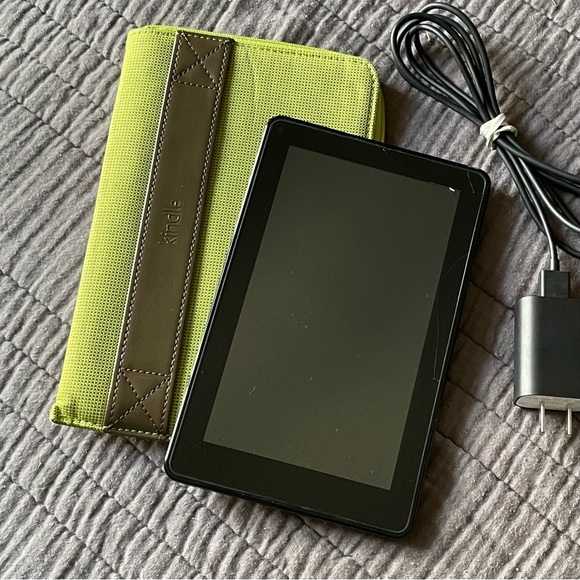 Amazon Kindle Fire 1st Generation 7” Screen Wifi Black Model DO1400 - Picture 1 of 11